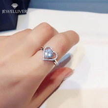 Load image into Gallery viewer, Heart Shape Center Setting Ladies Two 2  Ring Set